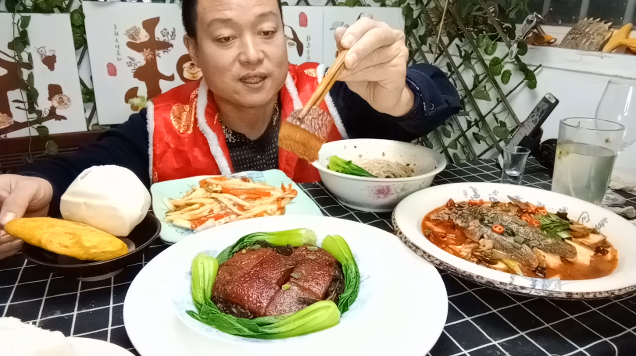农家方子肉,肥而不腻,大厨一口一大块,这个真过瘾