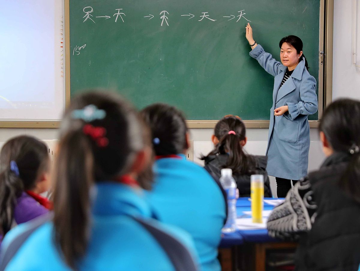 写一篇因为在学校上课讲话被老师发现的检查