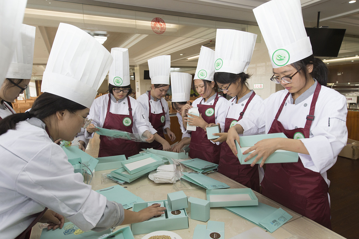 重庆旅游学校建胜分校西餐烹饪有3+2五年制大专吗