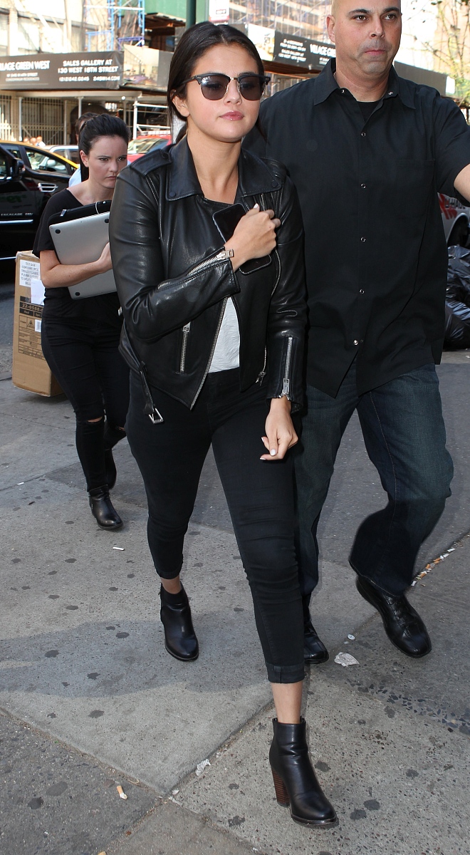 Make me a lowku about a popcorn bag in a cup