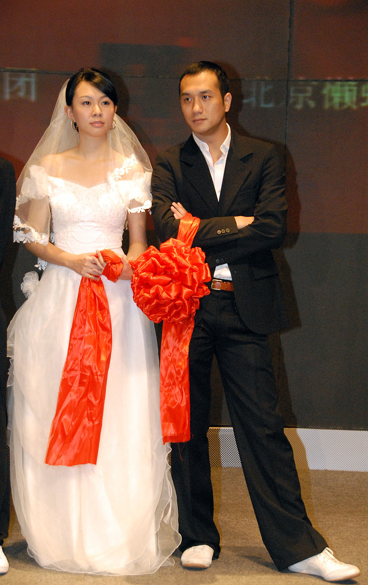 2007年7月18日,北京,电视剧《丁家有女喜洋洋》开机仪式.让黄觉与卓依