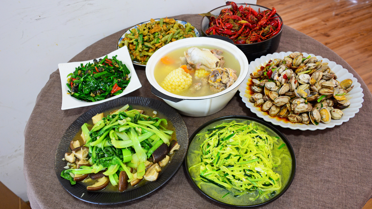 晒晒媳妇做的午餐,6菜1汤吃到扶墙,有个会做饭的媳妇真好