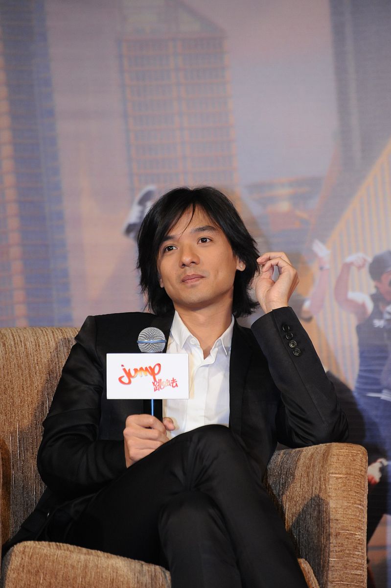 2009年11月22日,北京,电影《跳出去》北京发布会.冯德伦导演+++_+++跳