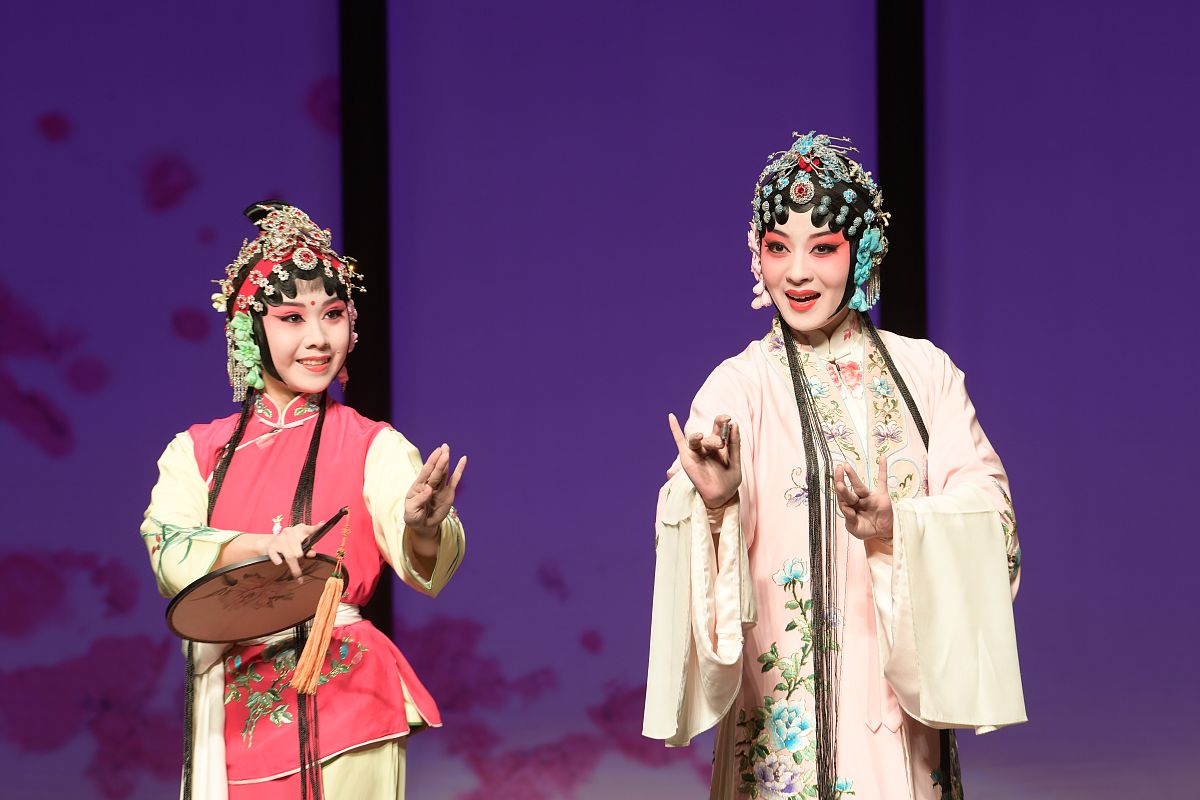摘锦版《牡丹亭》是昆山当代昆剧院传承的首个全本戏,由著名昆曲表演