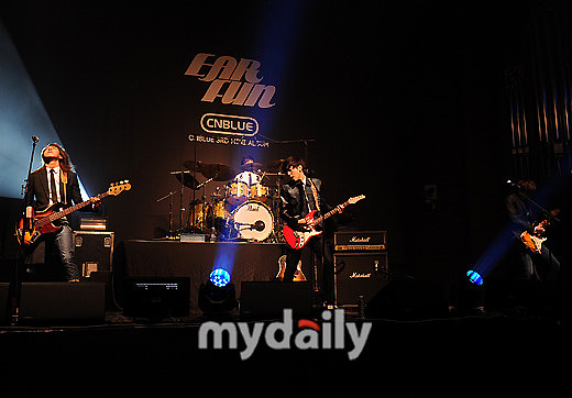 2012年3月26日,韩国音乐组合cnblue于上午在首尔举行了面向国内外媒体
