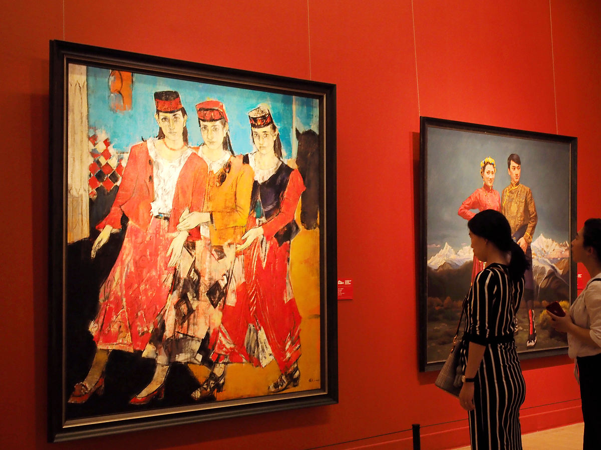 结合具体美术作品谈谈中西方美术的审美差异