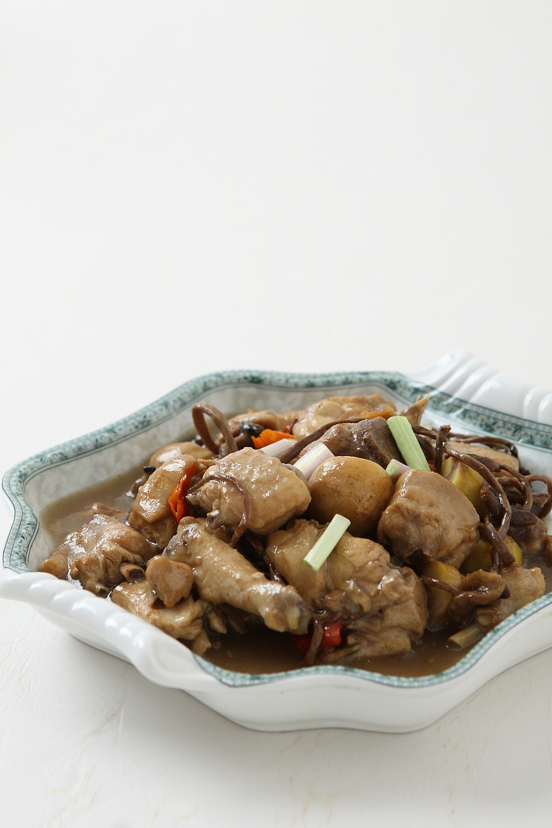 老人饮食指南：300字详解适合老人的营养菜谱