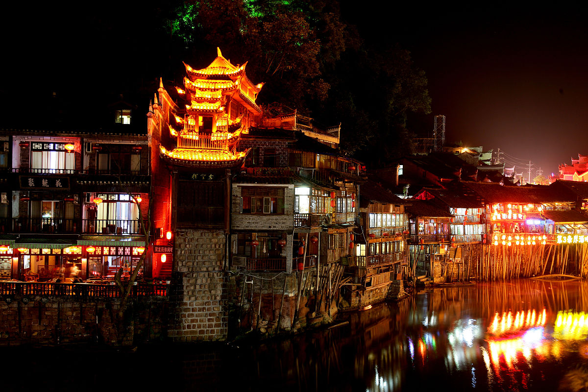 西安商贸旅游技师学院热门专业就业前景分析：酒店管理、国际贸易等专业备受青睐