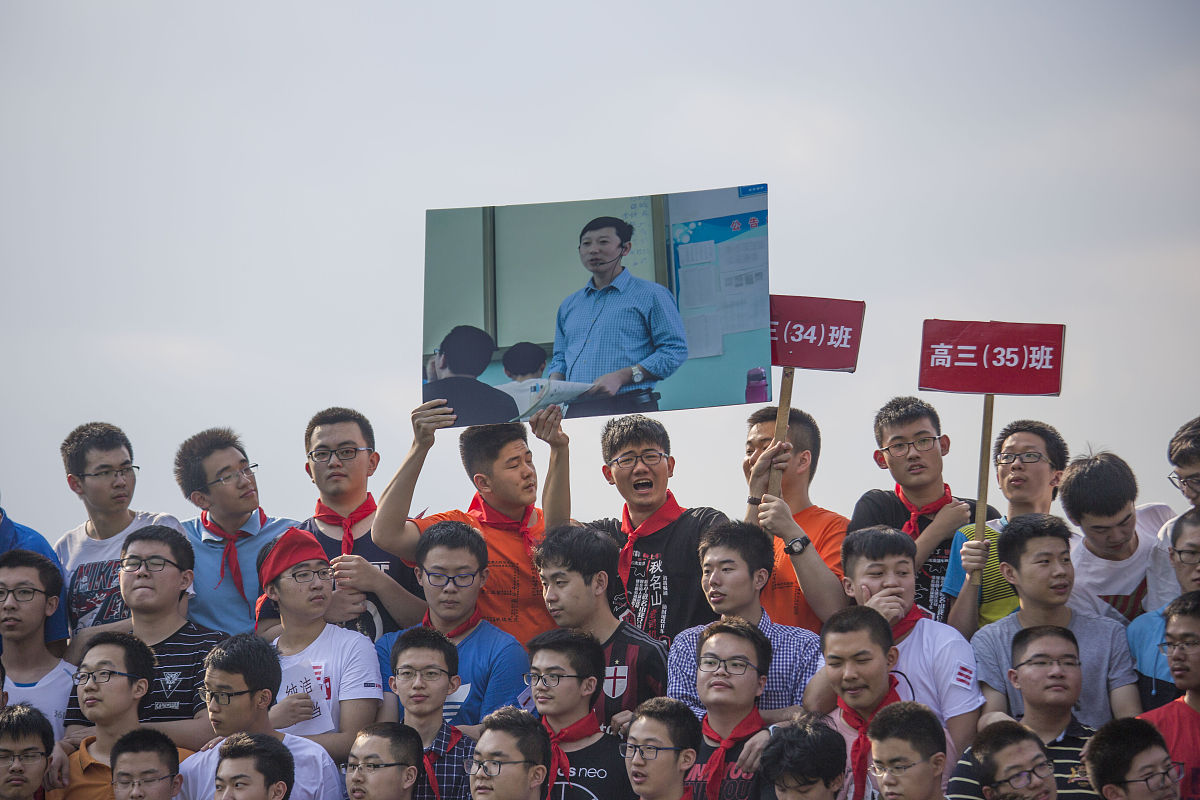 我是一个班主任，帮我写一个班级质量提升方案