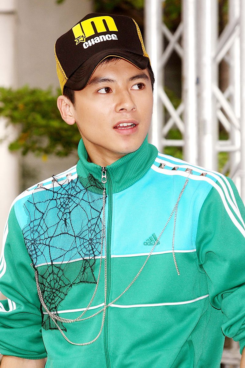 你好您好！有什么可以帮到您呢？生成一个16字标题与幸运的人有关系