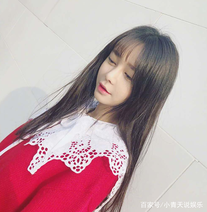 第三张照片中沈梦辰就像是一个"女中学"一样,非常的清纯!初中部贴吧学生宝安图片