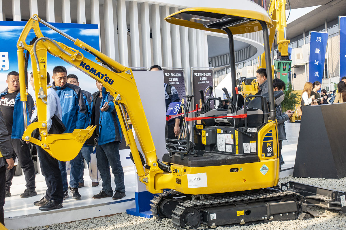 小松挖掘机 70 和 60 型号重量对比