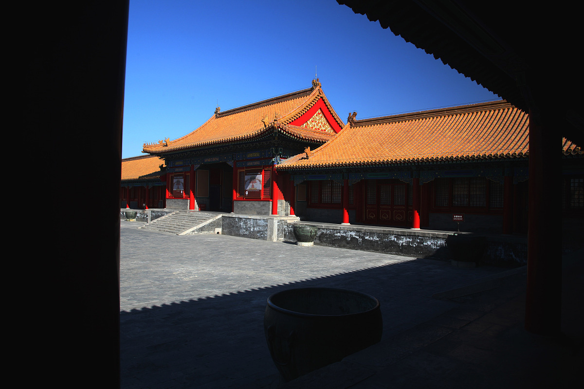 中华文明五大突出特征：悠久历史、多元文化、伦理道德、继承创新、艺术繁荣