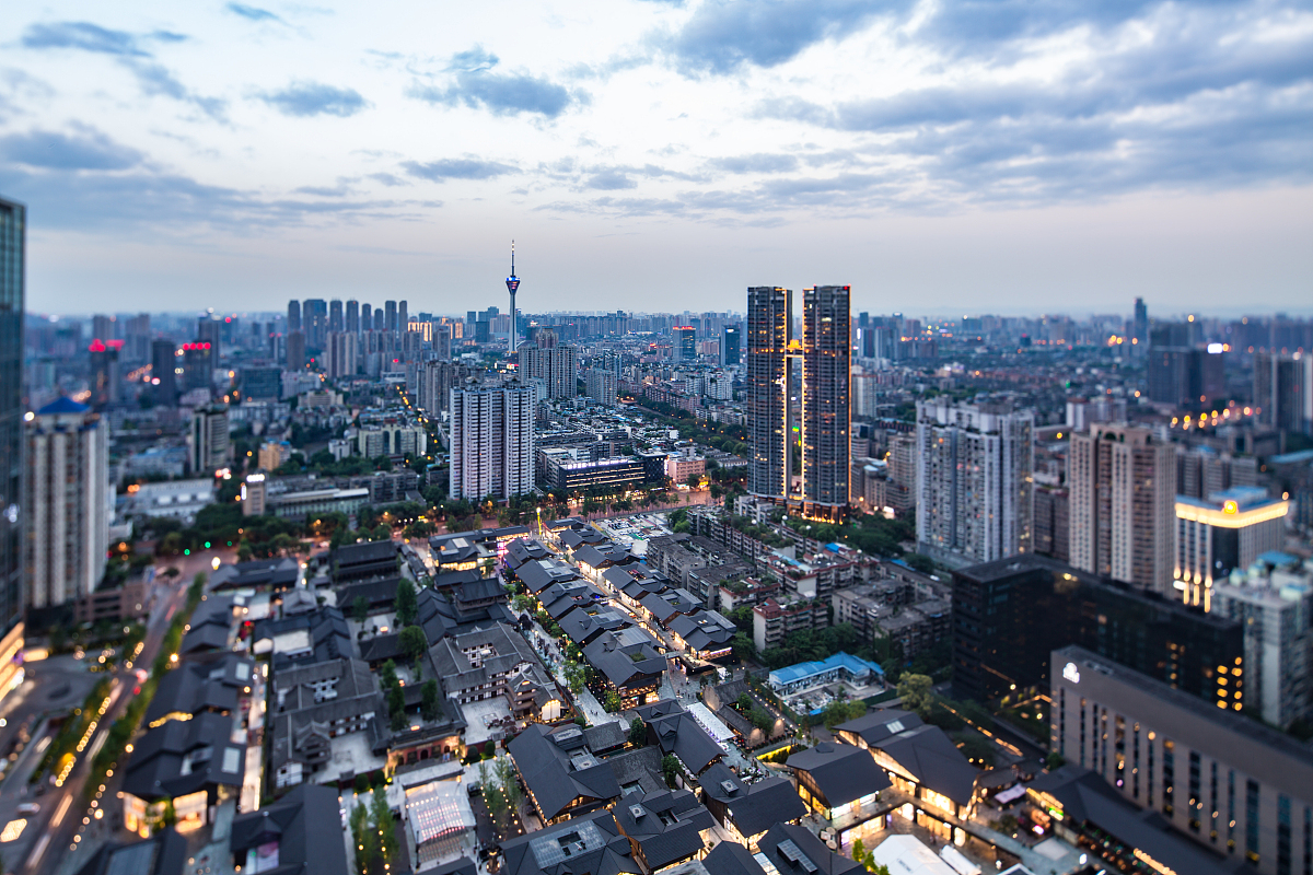 成都市建筑职业中专校招生办电话号码 - 咨询招生信息