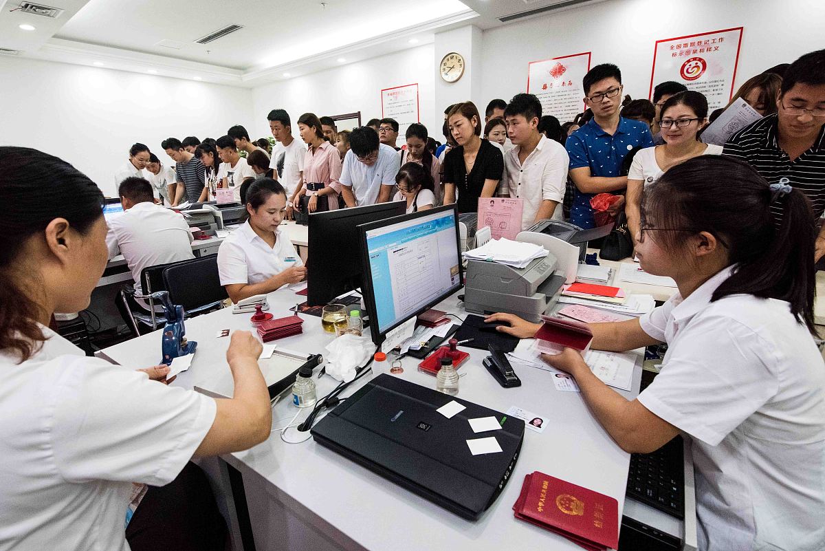 续写下面的文章1000字社保中心学习见解改变