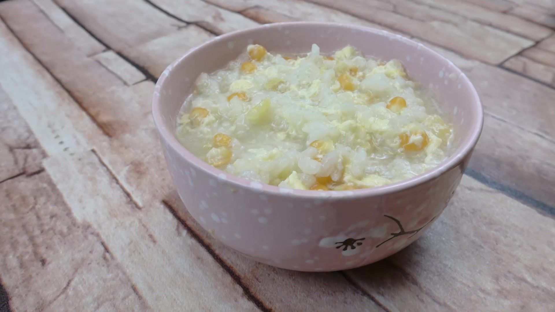 制作美味玉米蛋花粥,宝宝大人都爱吃