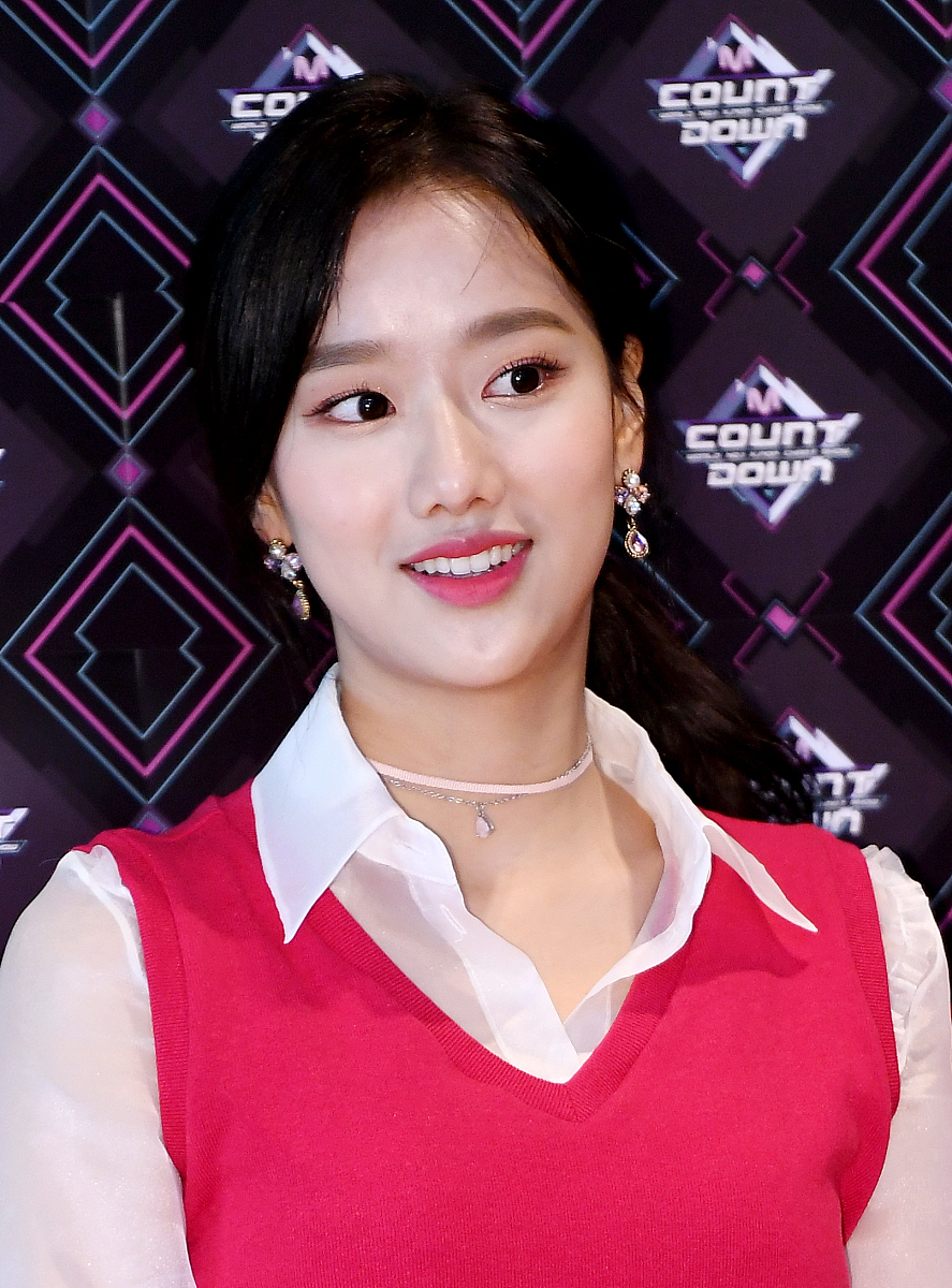2018年11月15日,首尔,明星参加《m!countdown》 节目彩排.***_***apri