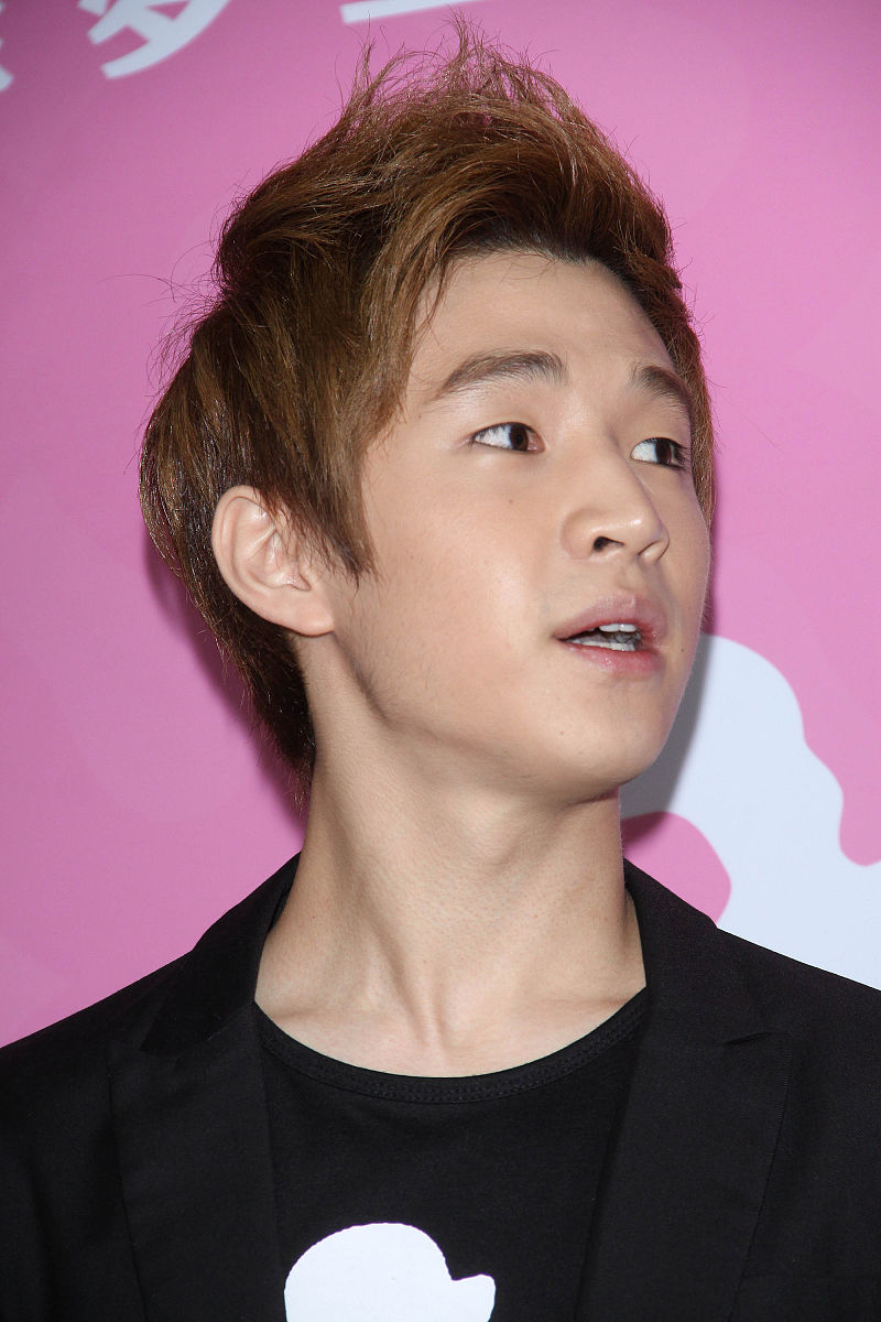 2011年7月8日,台北,"s.m.官方明星商品专门店"开业.super junior-m团