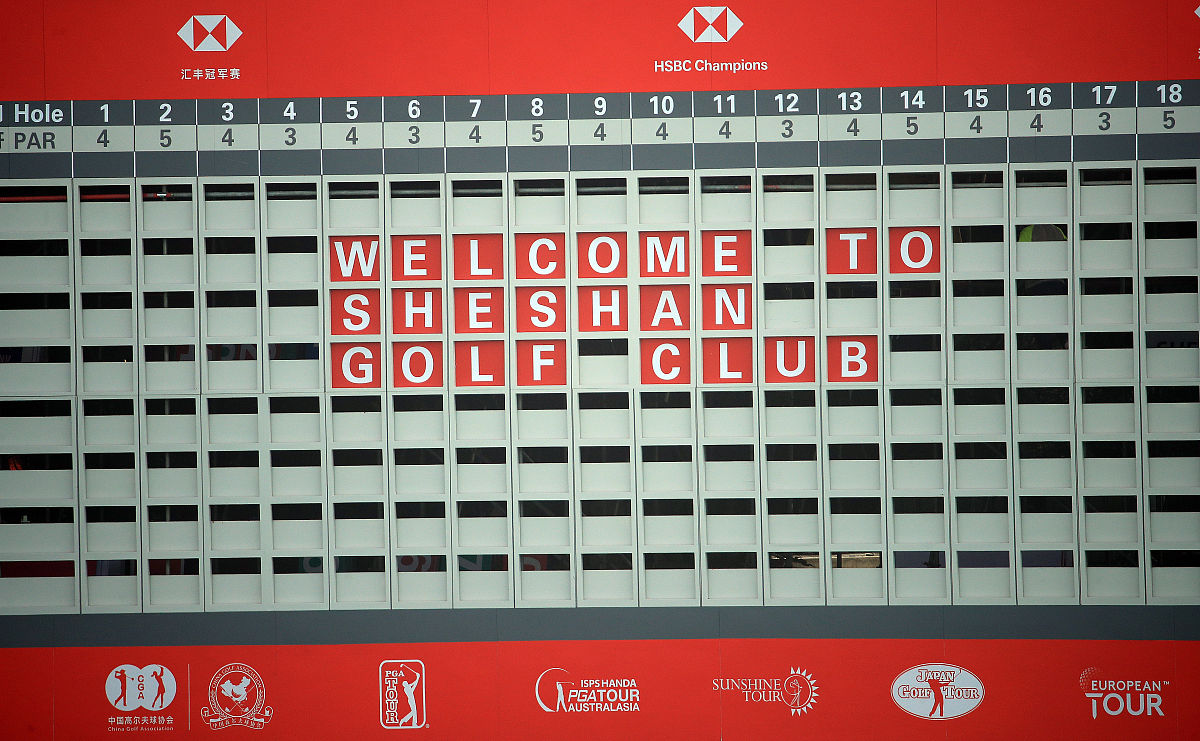 请根据双色球红球选号规则从678910111213141521222324252627282930中选出所有的号码组并对选出的号码组进行筛选筛选的规则是每个号码组之间相同数字不超过3个