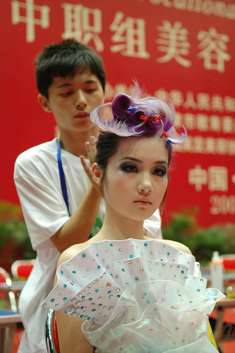 贵州美发与形象设计专业中专中职学校推荐：学什么？就业怎么样？