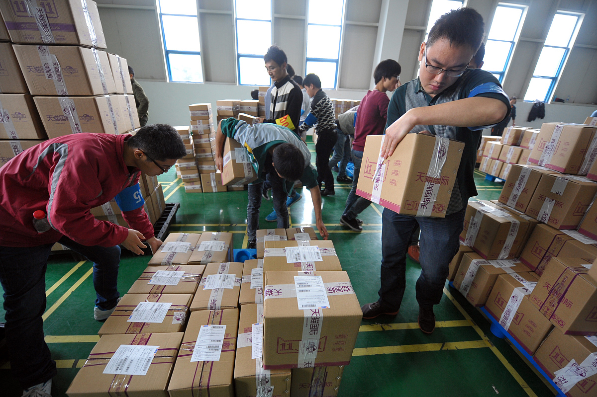 如何保障快递服务合同消费者权益？从完善法律体系入手！