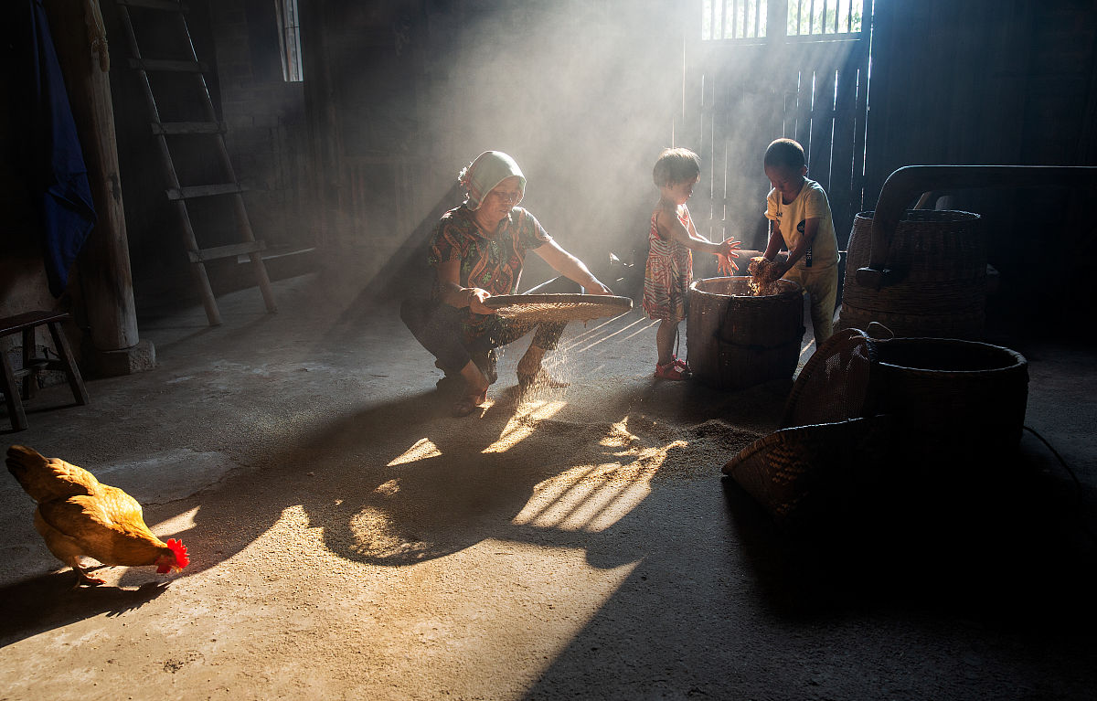 一个中国散文学家请你写一篇原创的1000字散文