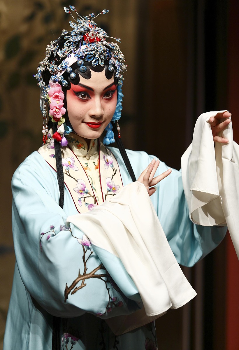 2009年7月17日,上海,《牡丹厅》在小剧场演出.***_***+++_+++昆剧,王