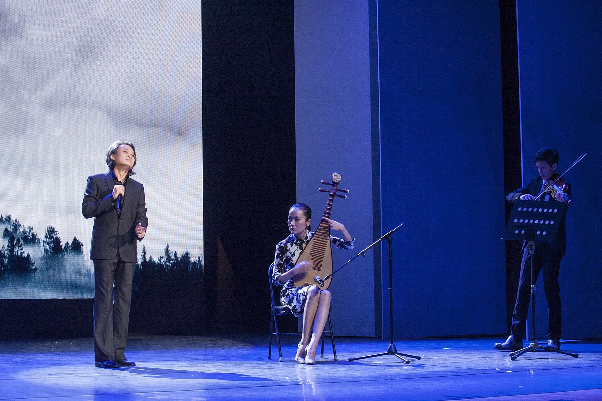 补齐这首诗魏总文采真精妙垂钓作诗________。仰慕已久求________明天我就来报到。