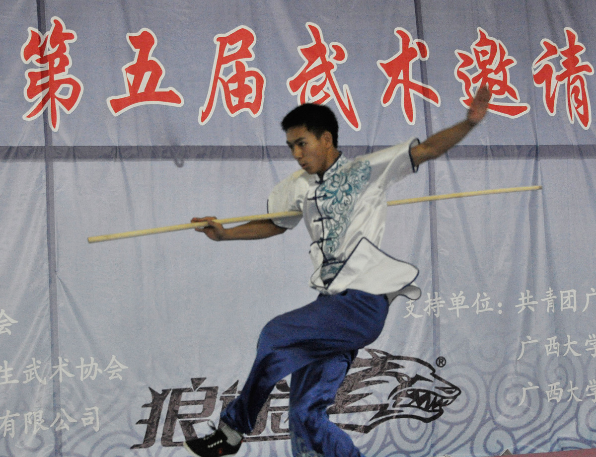 一代侠盗燕子李三飞檐走壁之谜：医生解剖大腿，揭开惊人真相！