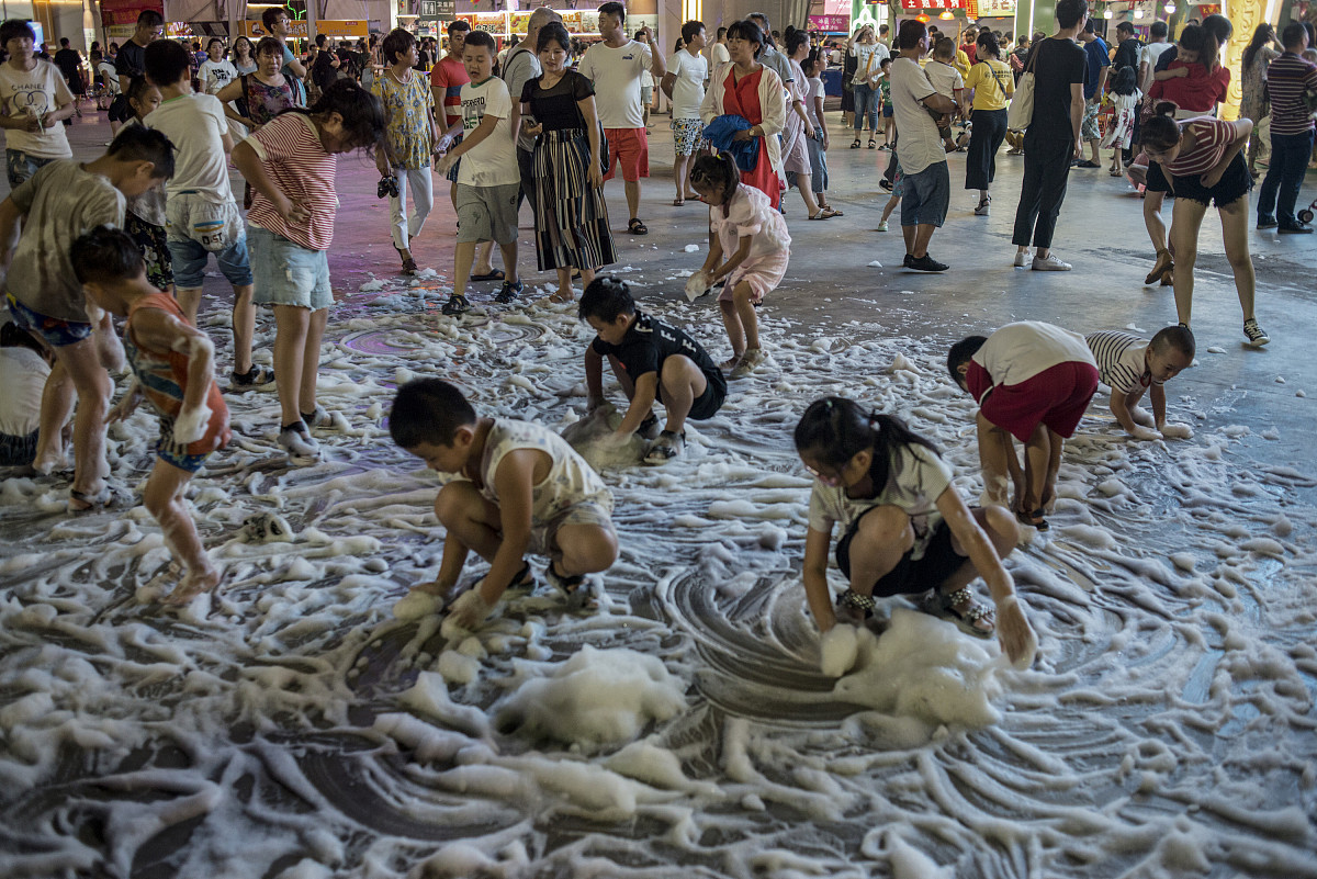 ***_***2018年8月23日,青岛,为期45天的啤酒节西海岸会场即将结束,狂