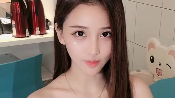 美女老板请大家喝下午茶唯独没有小王的,结果却这样,暖心了