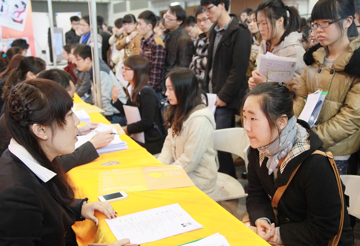 以自我意识：自我认知和自我评价的发展为题写一篇1000字的文章