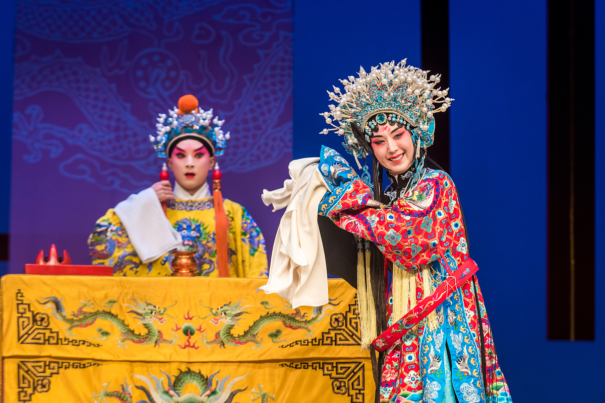 2016年10月27日,上海,京剧《宇宙锋》台前幕后花絮.***_***2016年10月