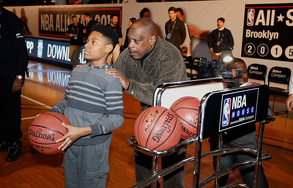 could you tell me a detailed paragraph(200 words) why Tim Duncan need to retired