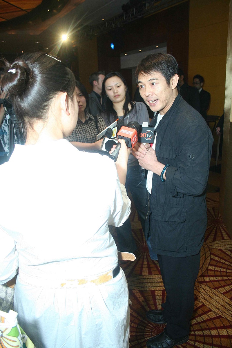 2008年5月26日,上海,李连杰上海慈善拍卖会.+++_+++李连杰