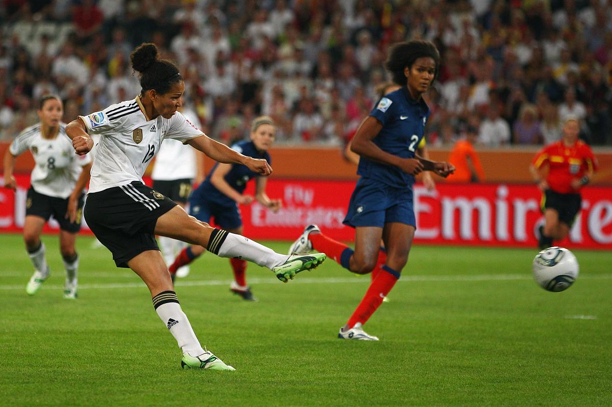 2011年7月5日,门兴格拉德巴赫,2011女足世界杯a组,德国4-2法国.***_**