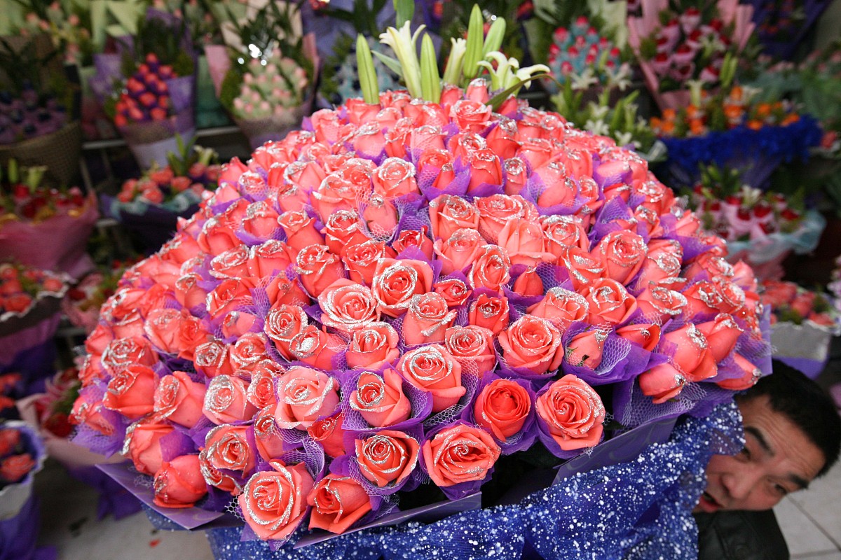 四月给女朋友买鞋梗：小明浪漫爱情故事