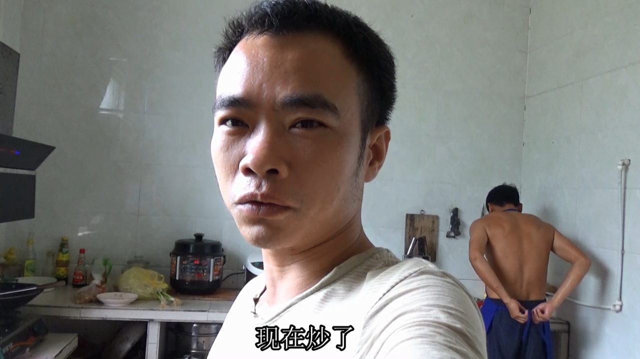 农村阿钦:最近猪肉贵,只能多搞野货吃了,你喜欢吃吗?