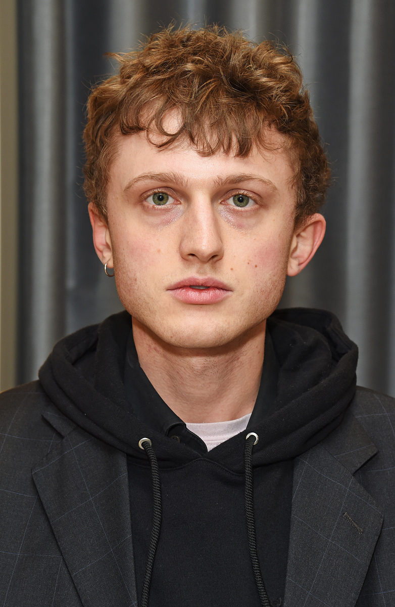 请翻译Sales tip- A fine example of promoting French know how for this OFG-certified product-A model with high added value both in its aesthetic dimension rich in cultural references and in its making tha