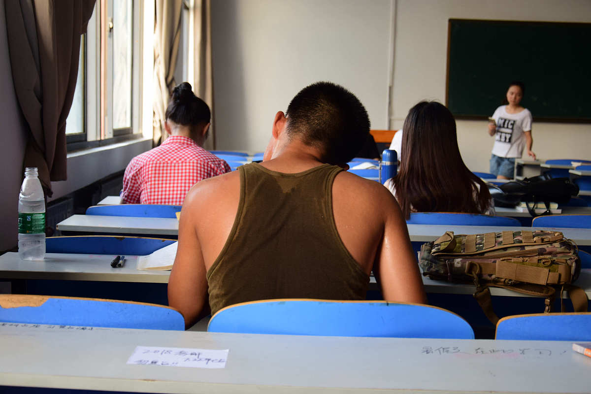 此次与省女子监狱开展读书分享活动主题鲜明形式创新。请就此写一篇通讯报道