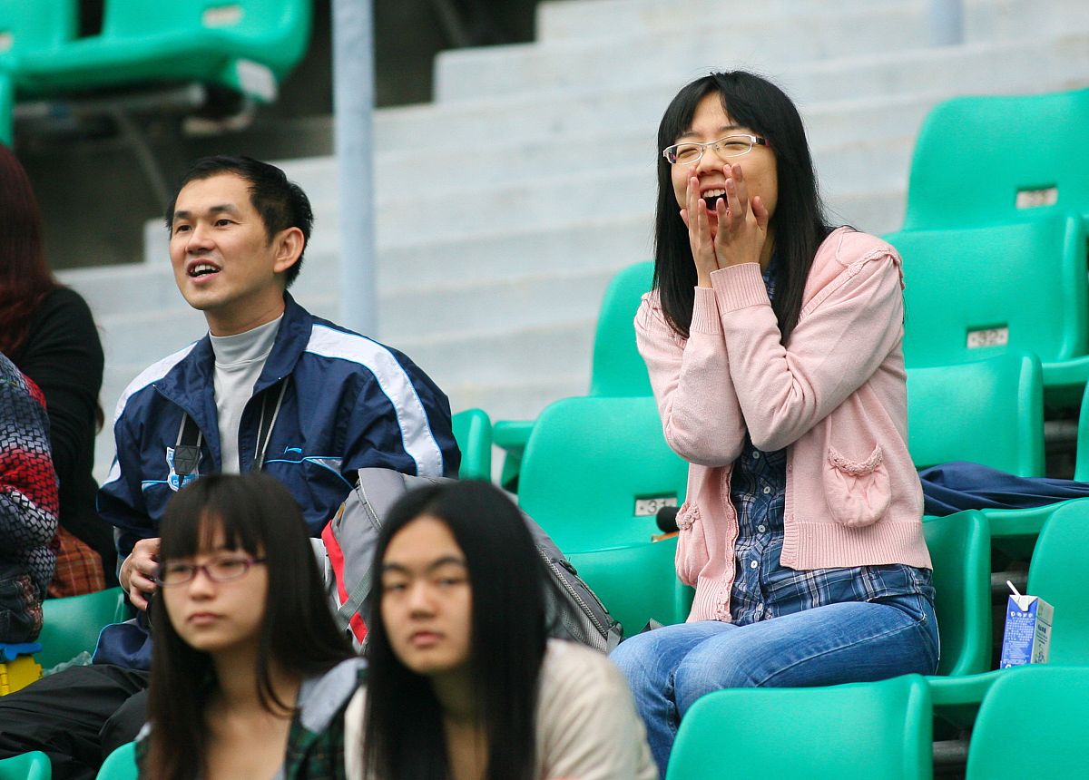 2013年3月31日,广州,2013世界女子七人制橄榄球赛,球迷热情助阵.***_*