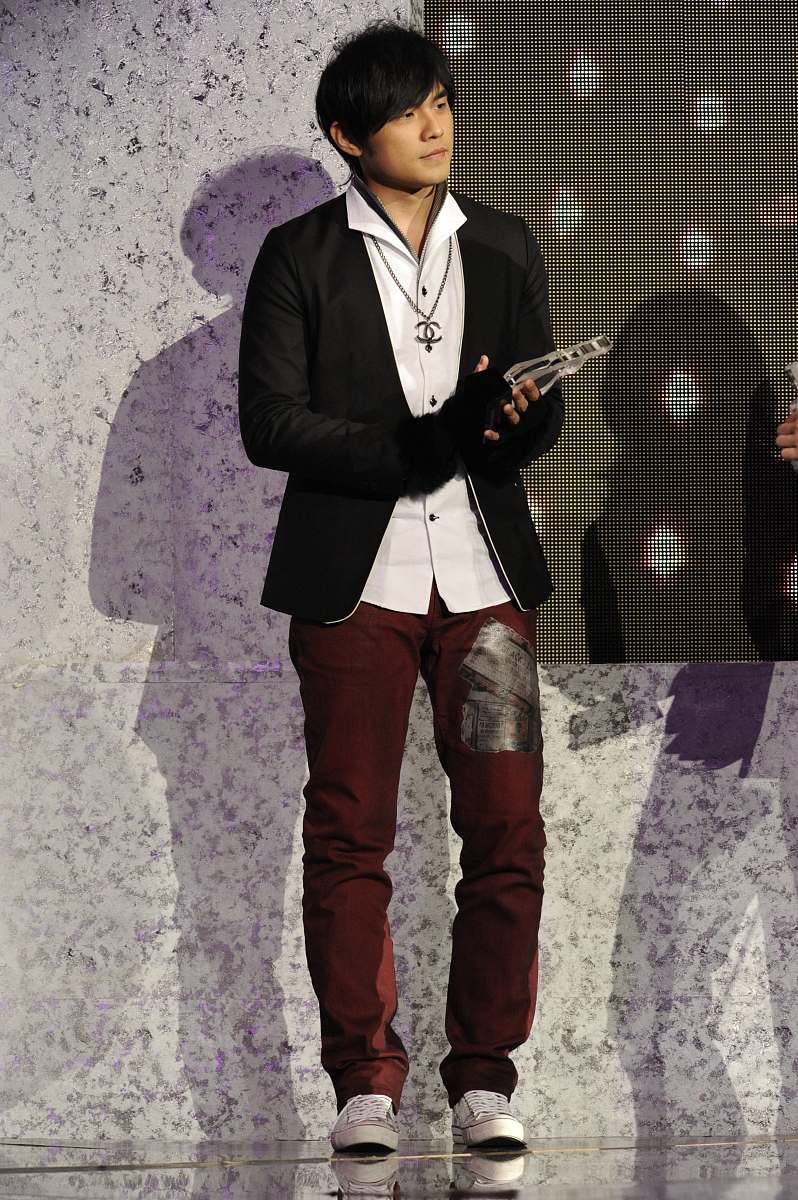 周杰伦经典歌曲《稻香》: 阳光下的坦白，微风中的承诺