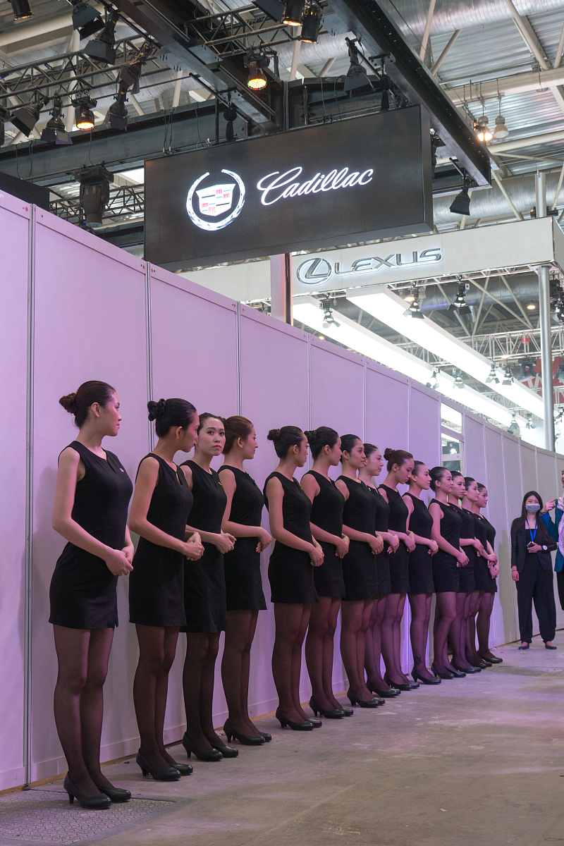 成都汽修学校：女生学汽车营销与服务专业好吗