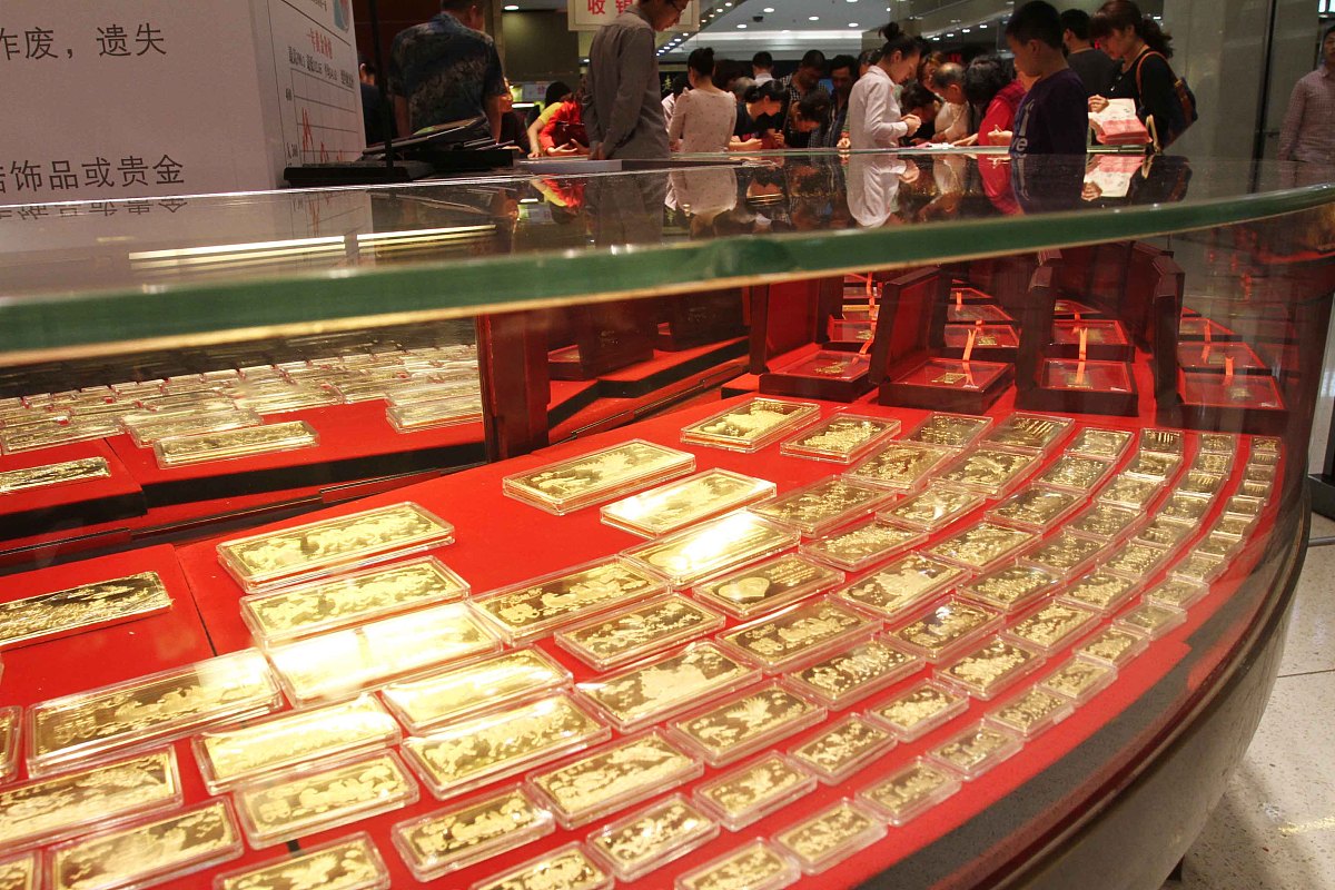 现货黄金市场热度升温，涨幅一度扩大至1.2%