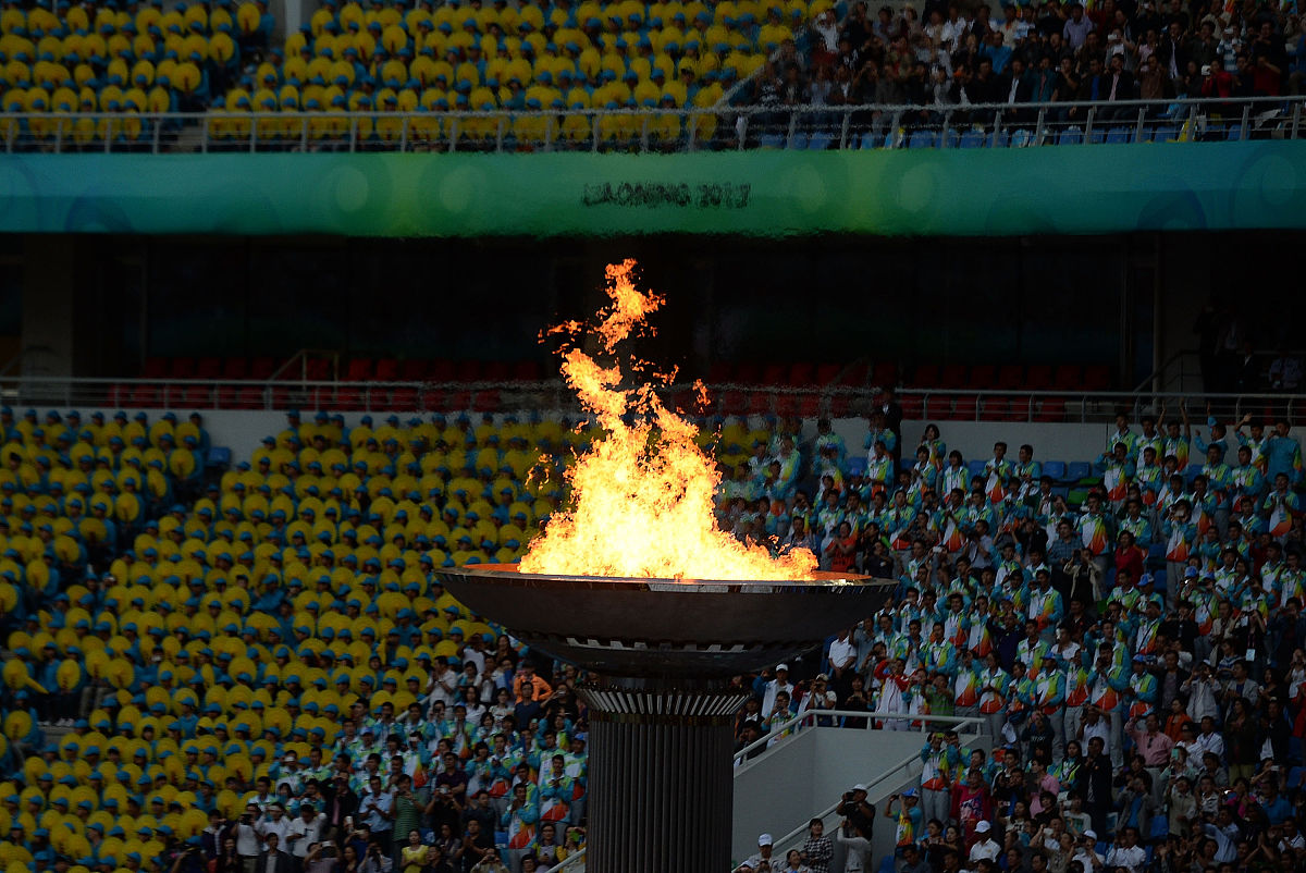 历届体育盛会点火仪式创意大盘点：哪个瞬间最让你难忘？
