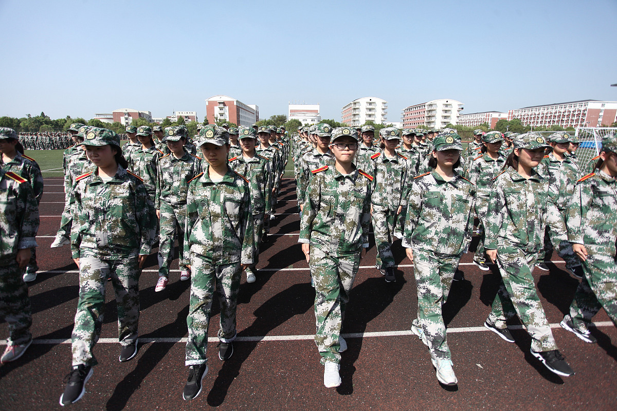 渠县职业中专学校军事训练：磨砺意志，提升素养