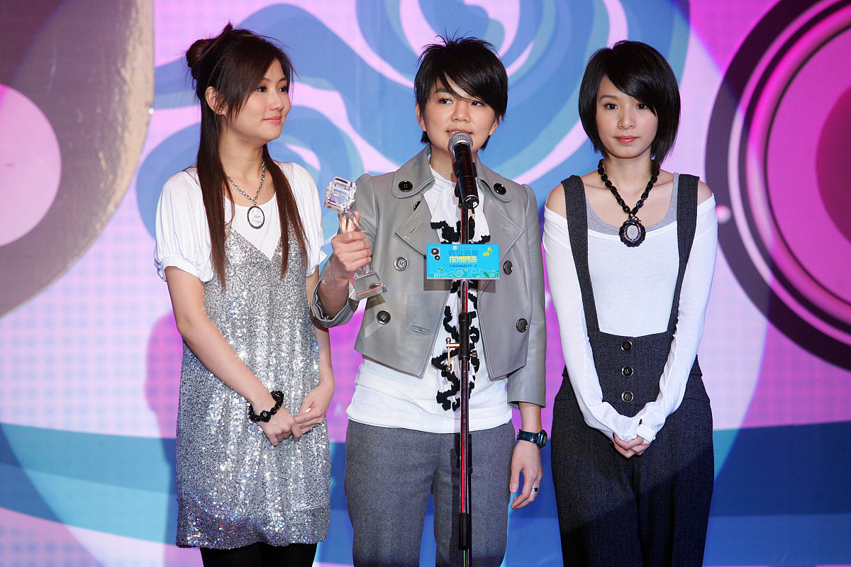 2007年2月2日,台北,kkbox颁奖典礼举行.s.h.e+++_+++kkbox颁奖典礼