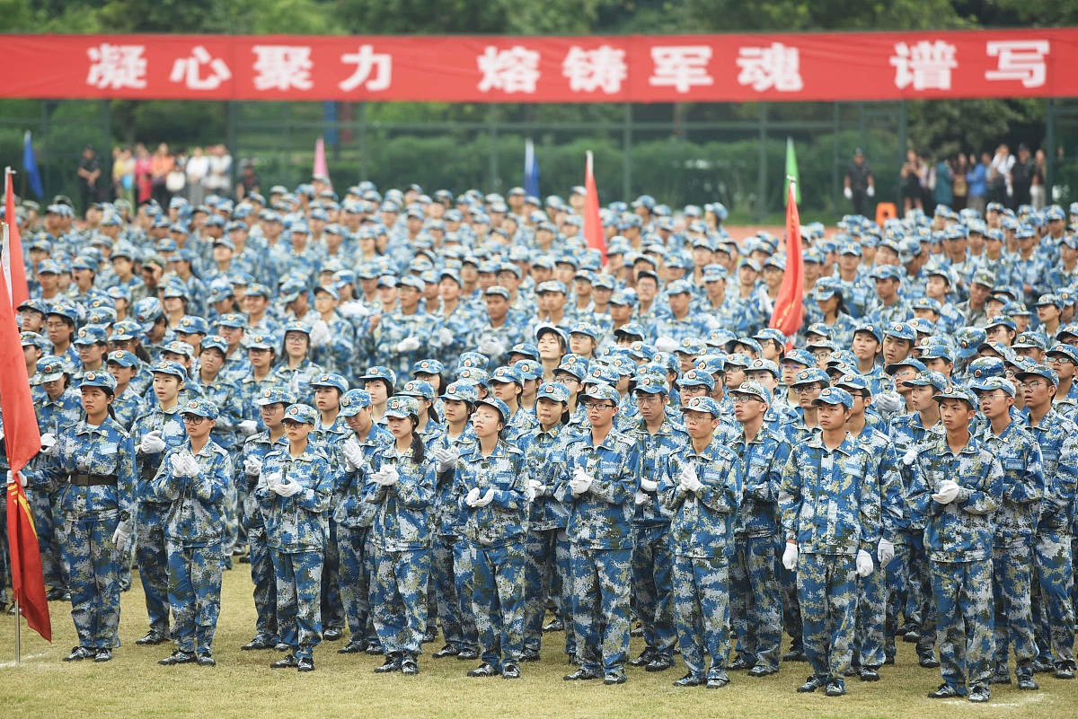 新时代大学生国防教育的意义：挑战与机遇