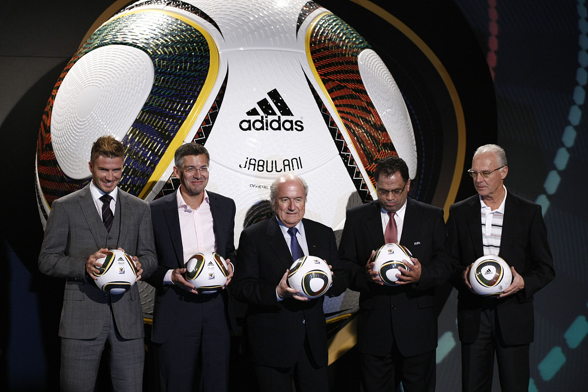 2009年12月4日,南非开普敦,2010世界杯抽签仪式举行前,fifa发布南非世
