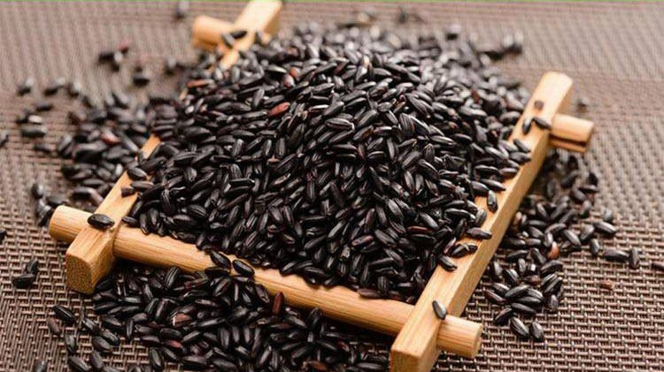 真假“黑米”难辨别?教你一绝招,轻松现原形,从此不花冤枉钱